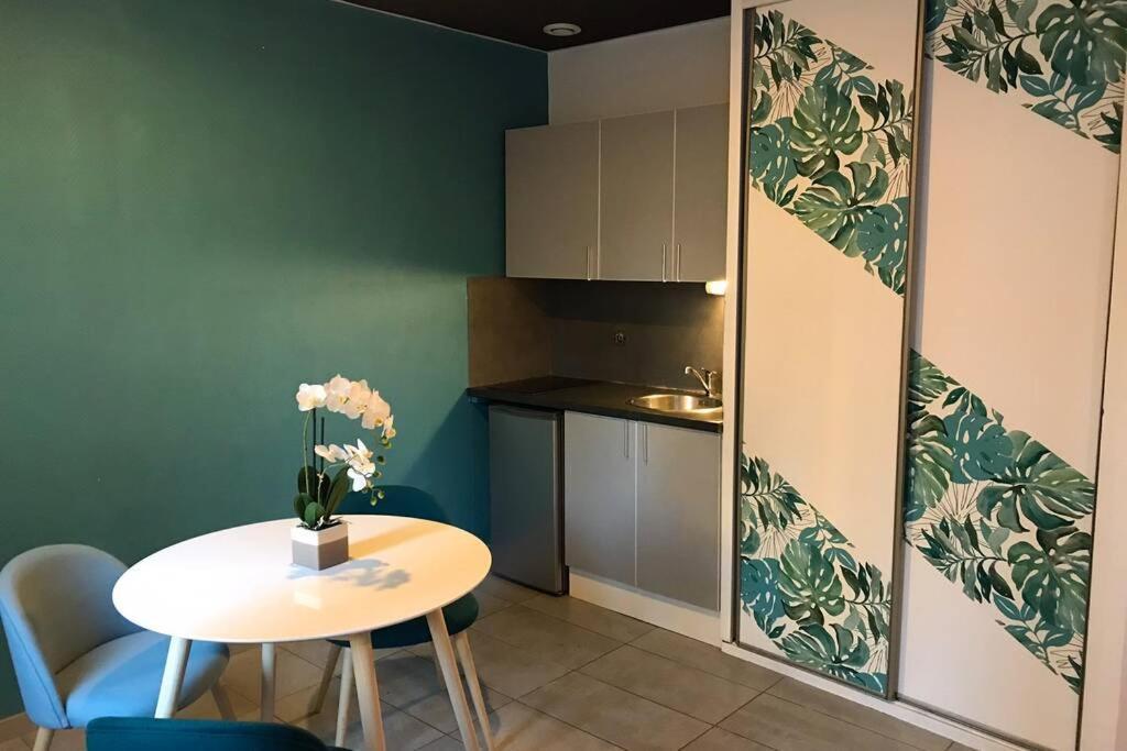 Studio Cocooning A 50 M Du Port, Classe 1 Etoile Cassis Eksteriør bilde