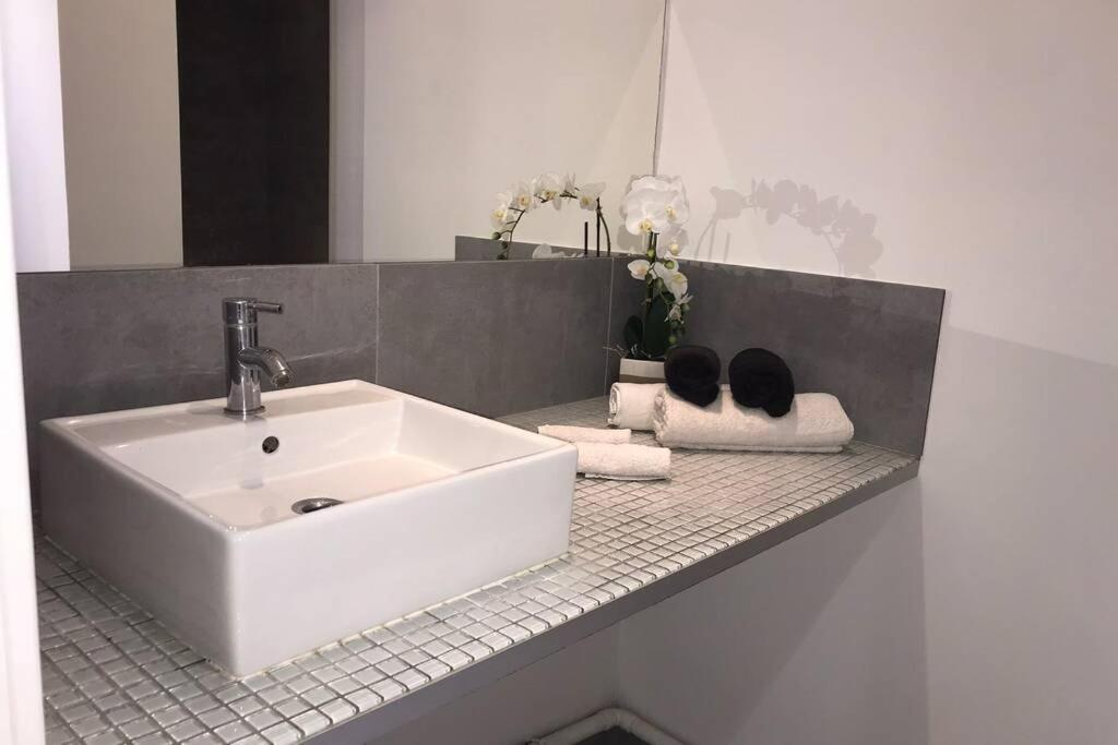 Studio Cocooning A 50 M Du Port, Classe 1 Etoile Cassis Eksteriør bilde